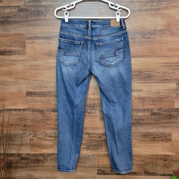 American Eagle Jeans 2 R Tomgirl Mid Rise Button Fly Ripped Medium Dark Wash - Picture 2 of 12